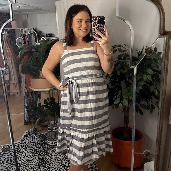 Belted Stripe Print Midi Sundress Gray White Stripe Size XS - Picture 1 of 7